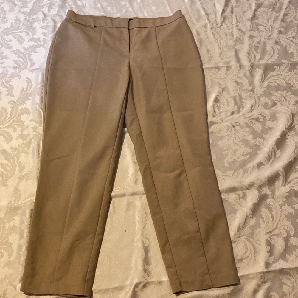 Rafaela Curvy dress pants.